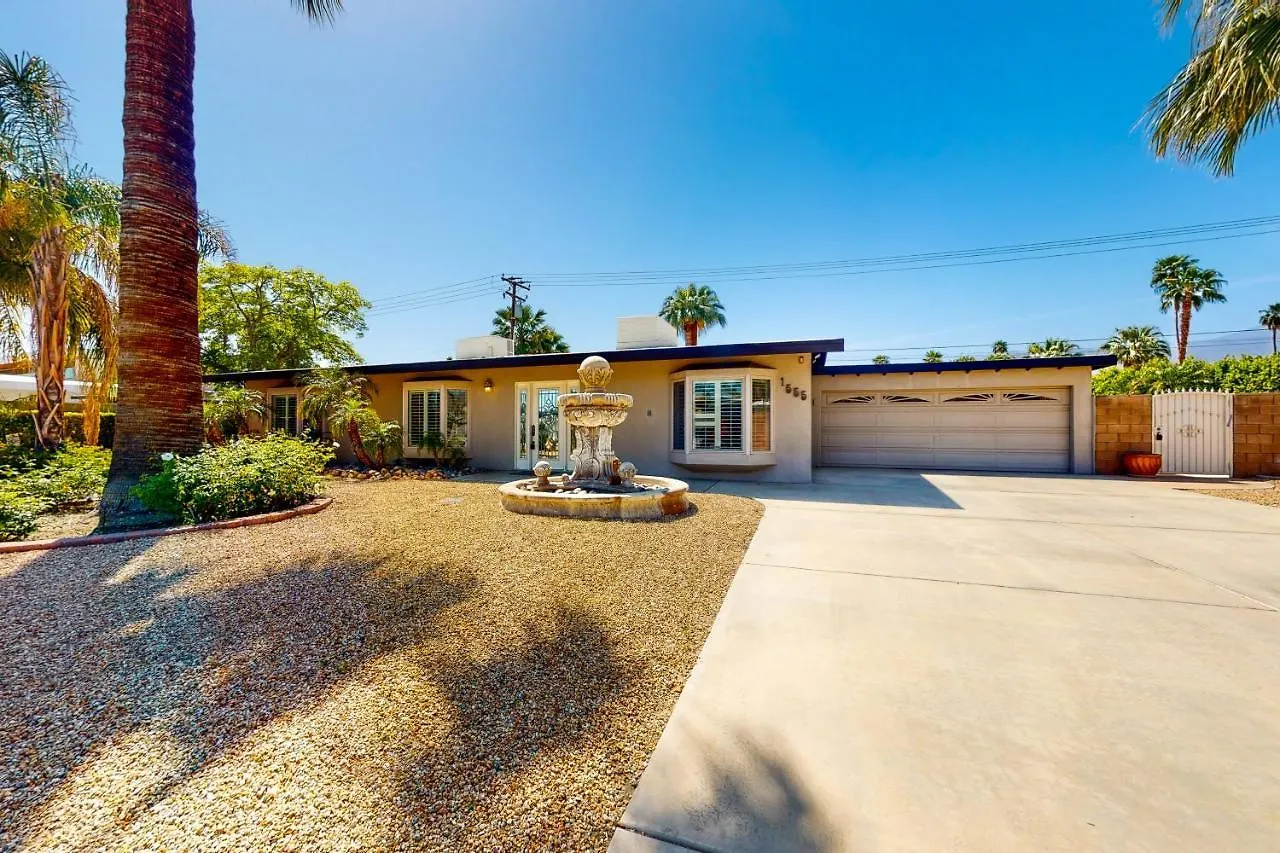 Sunny Dunes Oasis Permit #32012 팜 스프링스 펜션